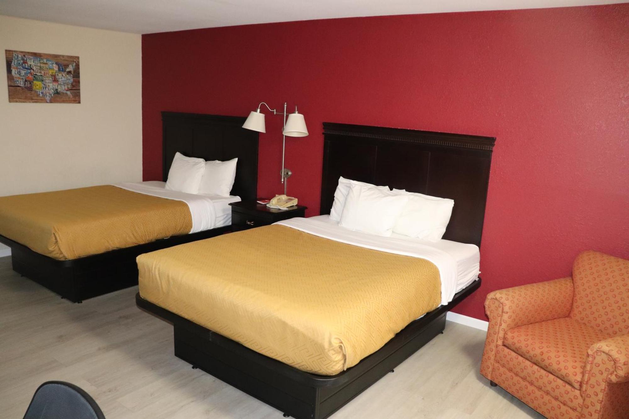 Econo Lodge Inn & Suites Wisconsin Dells Exterior photo